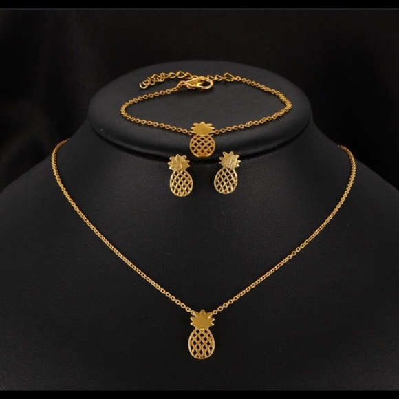 Jewelry - Gold Pineapple Bracelet / Earrings / Necklace Set